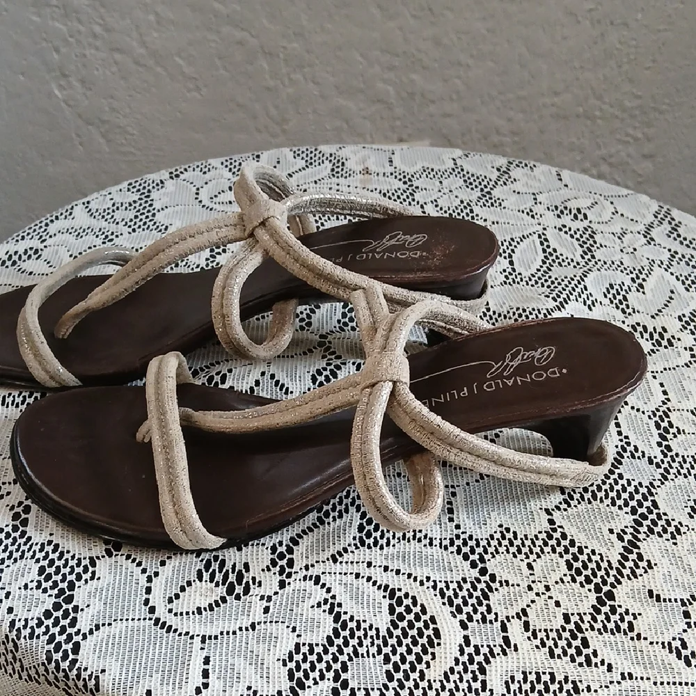 Donald J. Pliner Tan Sandals with Strappy Design - Picture 3 of 9